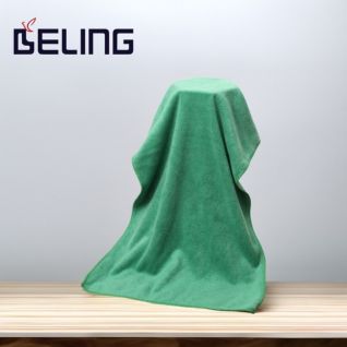 microfiber towel for car cleaning with cloth to wipe car